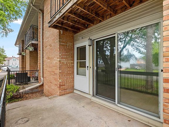 2nd image of 908 Georgia St