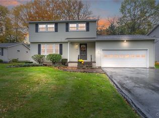 104 Whiskwood Ln, Minoa, NY 13116