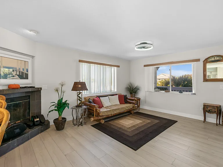 1335 N Central Ave — Photo 46