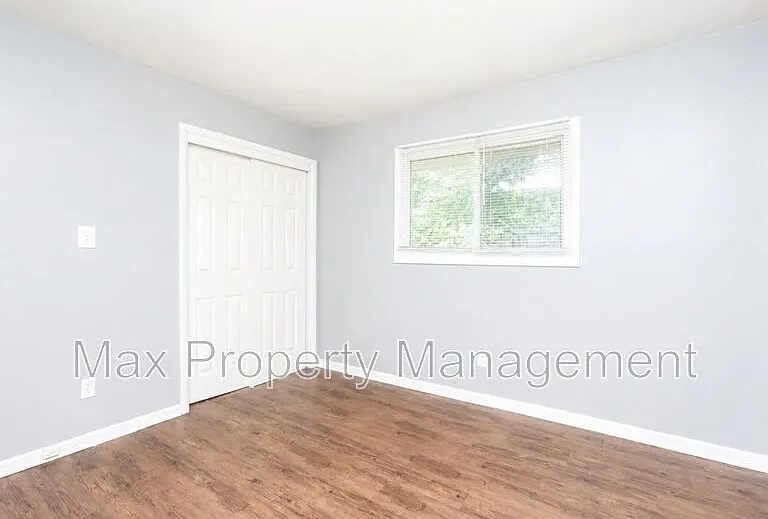 3422 SW 8th St — Photo 11