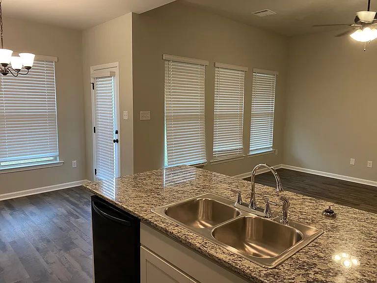 39071 Fairfield Dr — Photo 8