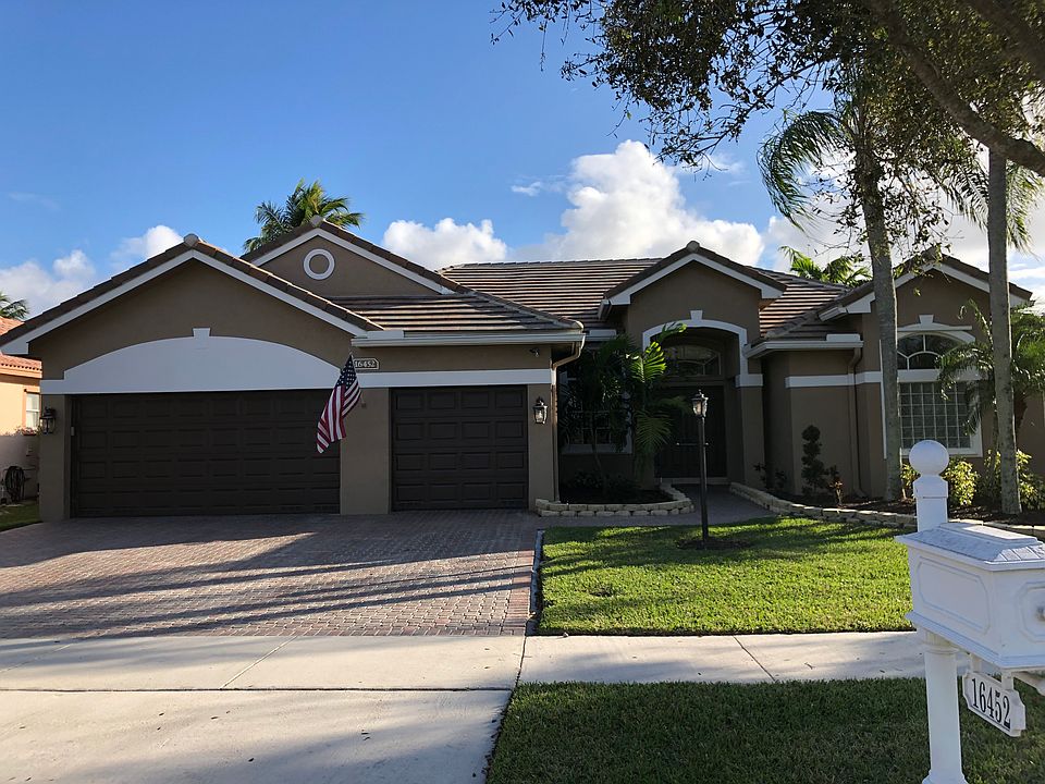 1st image of 16452 Segovia Cir N