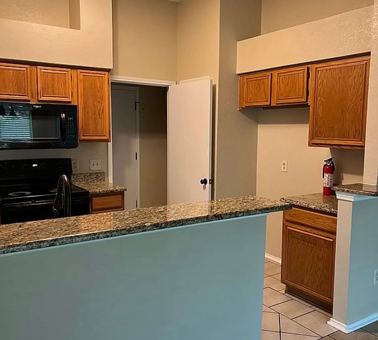 3 bed, 1304 sqft, $2,075 — Photo 3