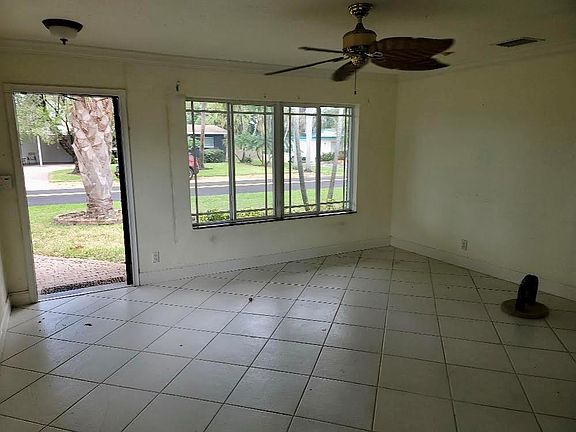 4th image of 48 NE 28 Court