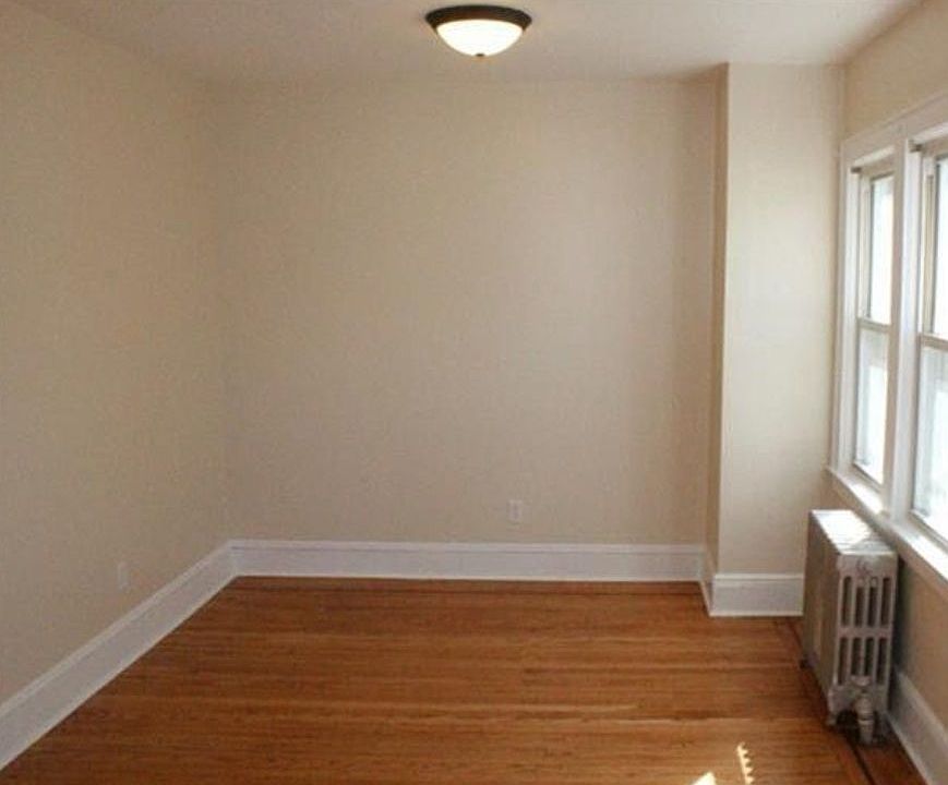 2nd image of 4034 Dyre Ave #2