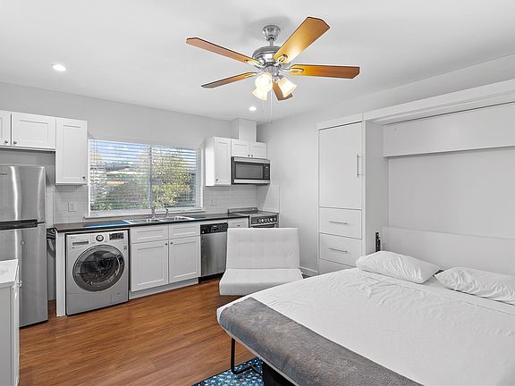 3rd image of 306 E 30th St APT 202