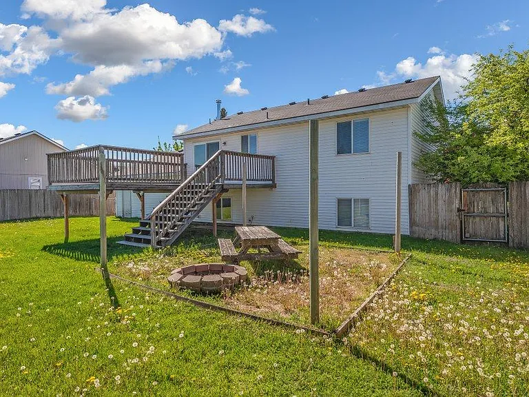 1179 W Cardinal Ave — Photo 18