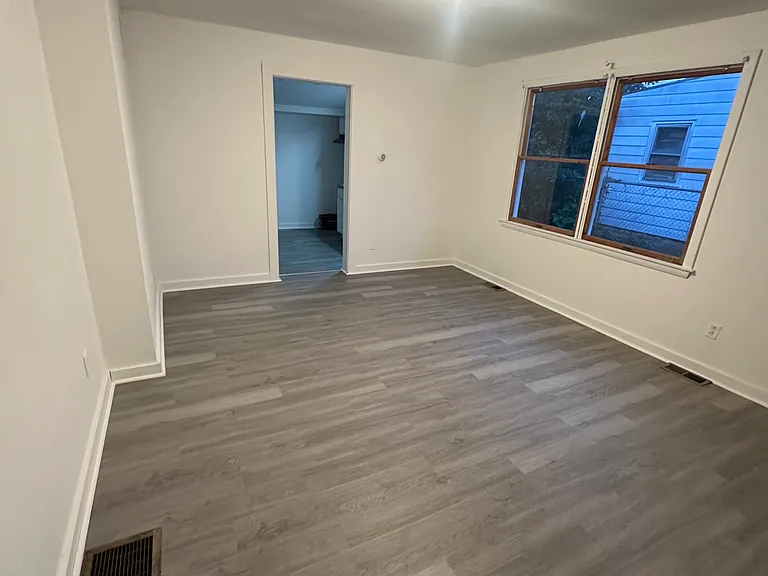 607 Church St — Photo 3