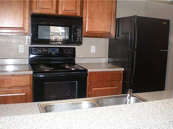 5th image of 7113 N Holiday Dr