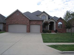 3241 S Juniper Ave, Springfield, MO 65804