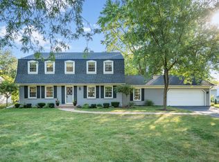 25W303 Gunston Ave, Naperville, IL 60540