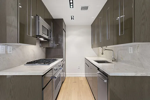 Rented by Compass | media 21