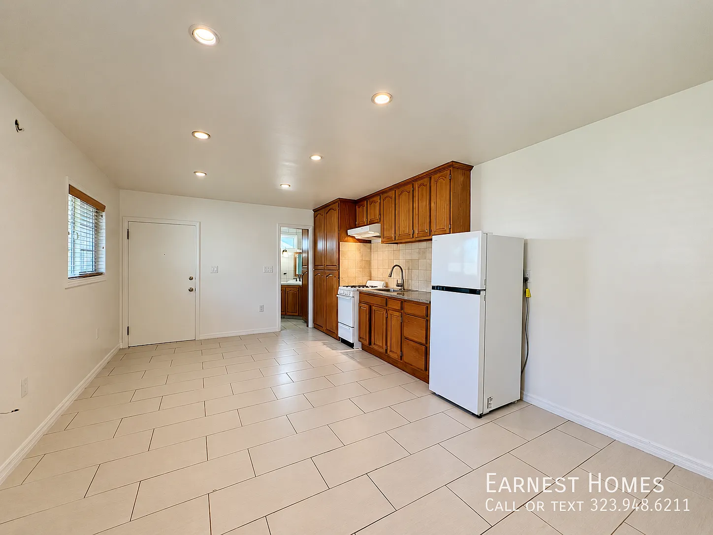 Peaceful Highland Park Studio-Style ADU with Full Kitchen and Yard Access! — Photo 2