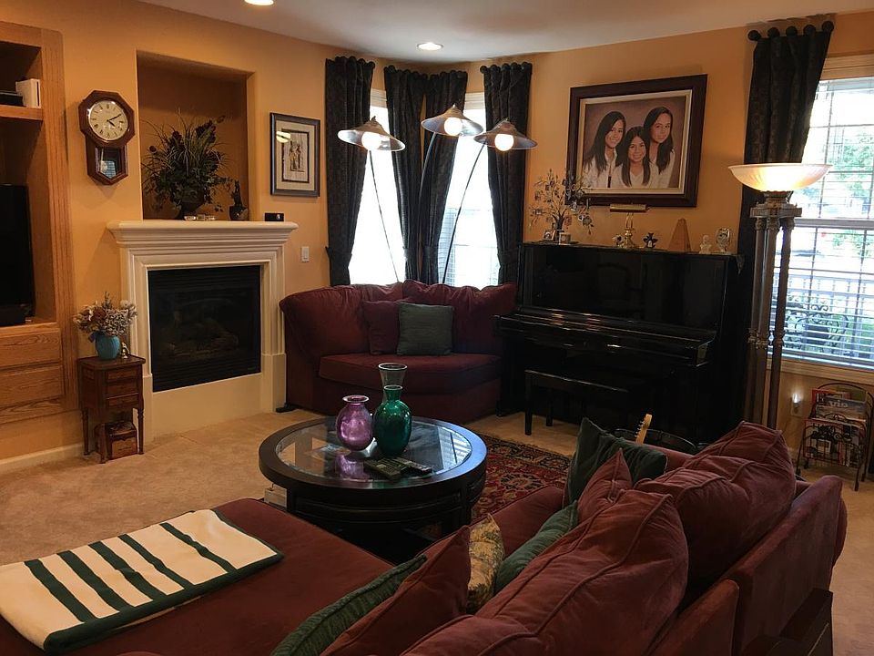 Living Area w/Gas Fireplace