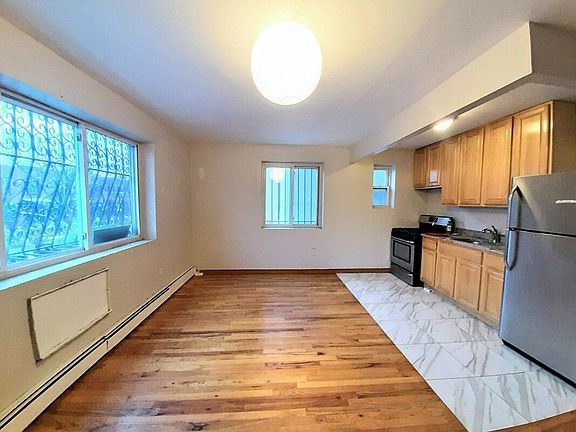 3rd image of 1081 Dekalb Ave Floor 2