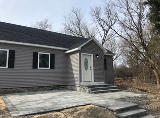 3979 Split Rock Rd, Camillus, NY 13031