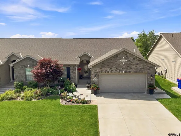 7673 Phares Dr, Lincoln, NE 68516