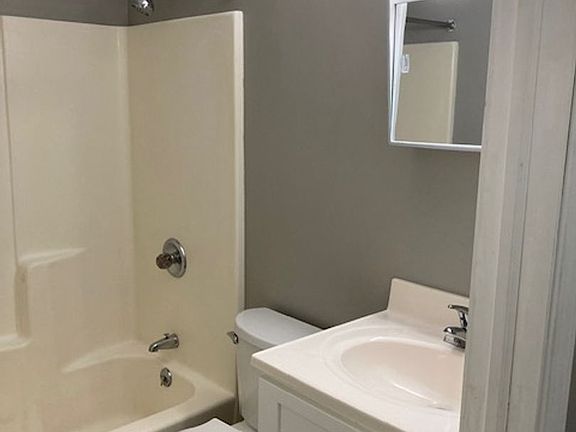 2nd image of 6 Ashland Ave #D