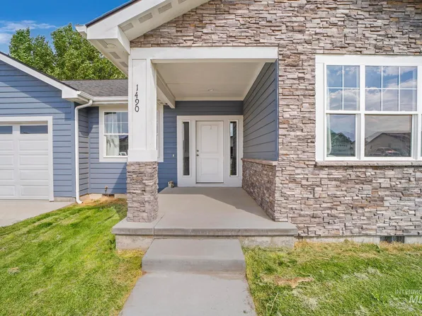 1490 Mountain View Dr, Gooding, ID 83330