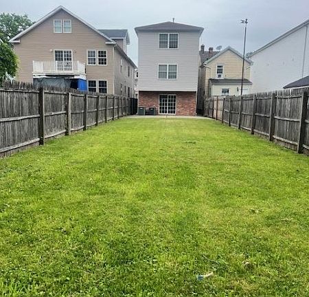 2nd image of 846 Garden St
