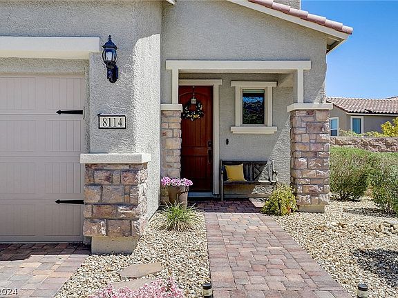 4th image of 8114 Skye Chalet St