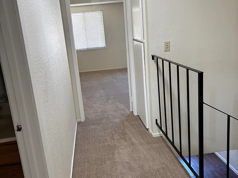 1182 Calle Oriente — Photo 7