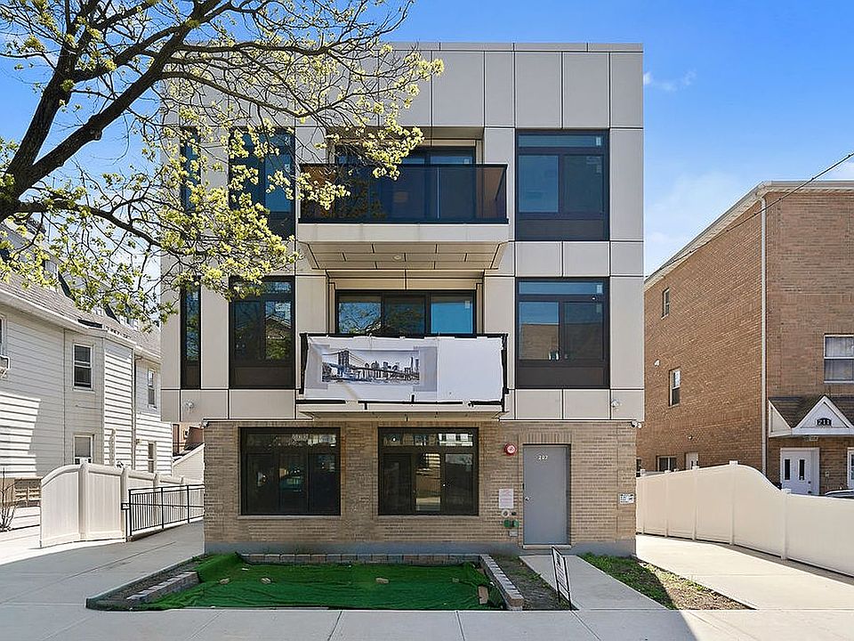 1st image of 207 Bay 35th St #Php