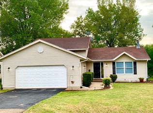 411 Pembroke Rd SW, Poplar Grove, IL 61065