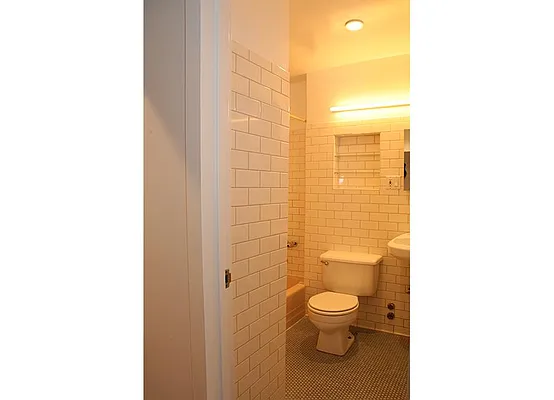 Rented by Warburg | media 19