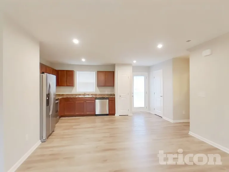 838 Sunchaser Rd — Photo 4