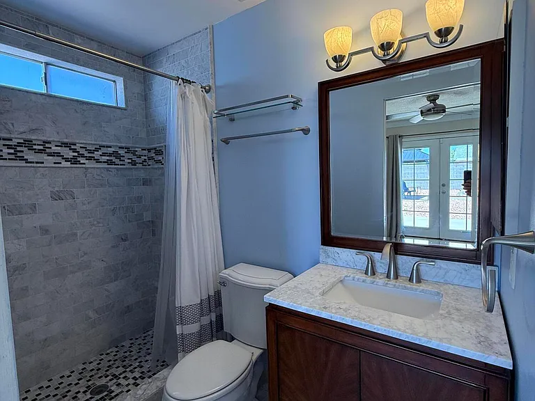 4032 E Hartford Ave — Photo 21