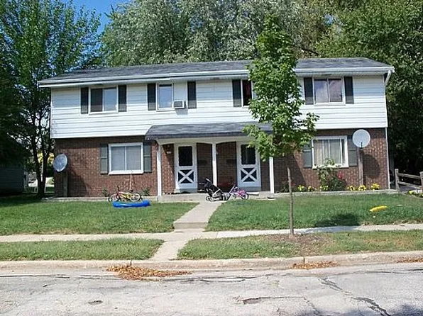 300 Darlene Dr, Waukesha, WI 53189