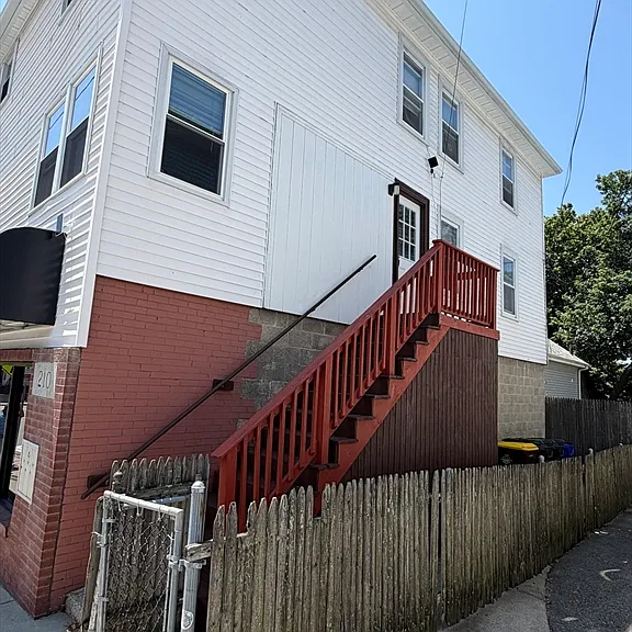 210 Robeson St #2 — Photo 3