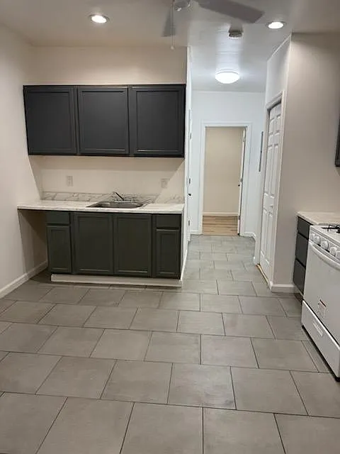 2 bed, $2,000 — Photo 2