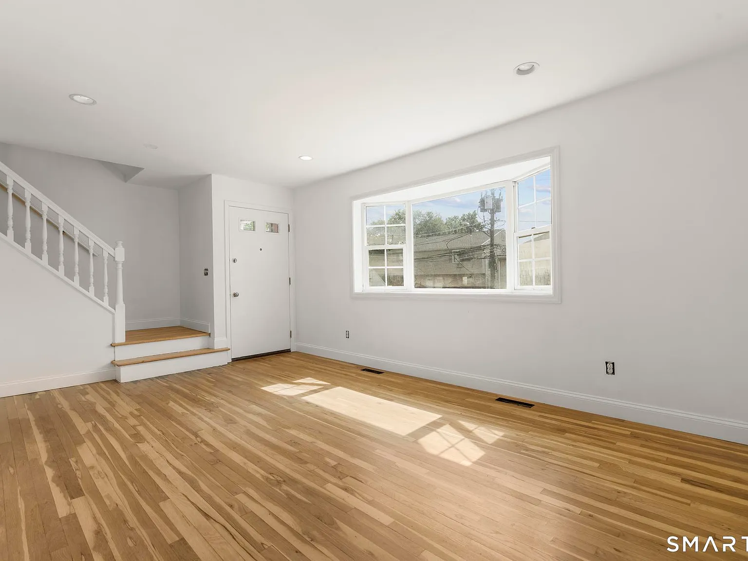 3 bed, 1.5 bath, 993 sqft, $3,500 — Photo 3
