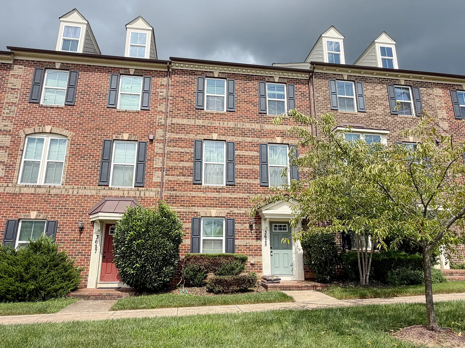 3 bed, 1760 sqft, $2,800 — Photo 1