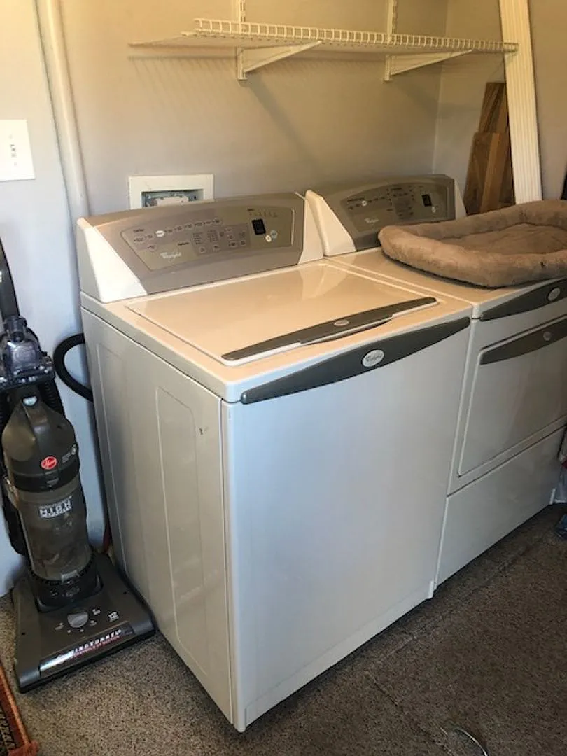 Beautiful House! One Bed One Bath with Washer/Dryer! #1755 — Photo 3