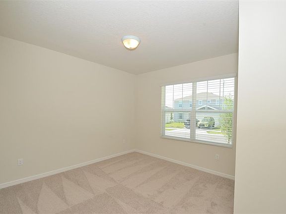 3rd image of 1647 Aspen Ave