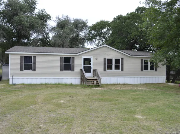 166 MIL ENCINOS, Adkins, TX 78101