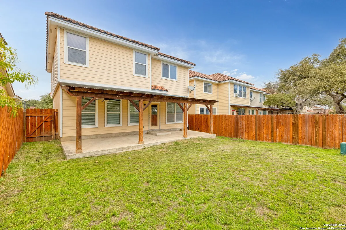 Building Photo - 1206 Pinnacle Fls