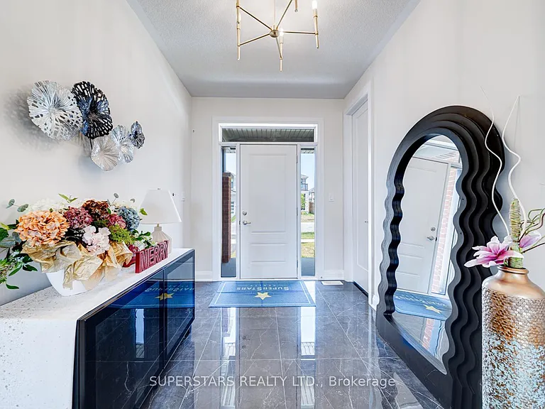 33 John Dallimore Dr — Photo 2