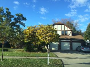 2832 Whispering Oaks Dr, Buffalo Grove, IL 60089