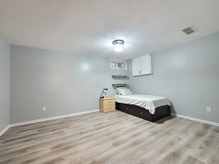 1247 Huron St — Photo 16