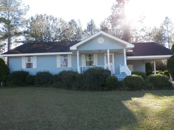 303 Seminole Dr, Moultrie, GA 31768