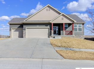 17304 Mormon St, Bennington, NE 68007