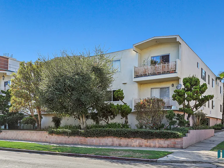 Street View of Granville Elegance