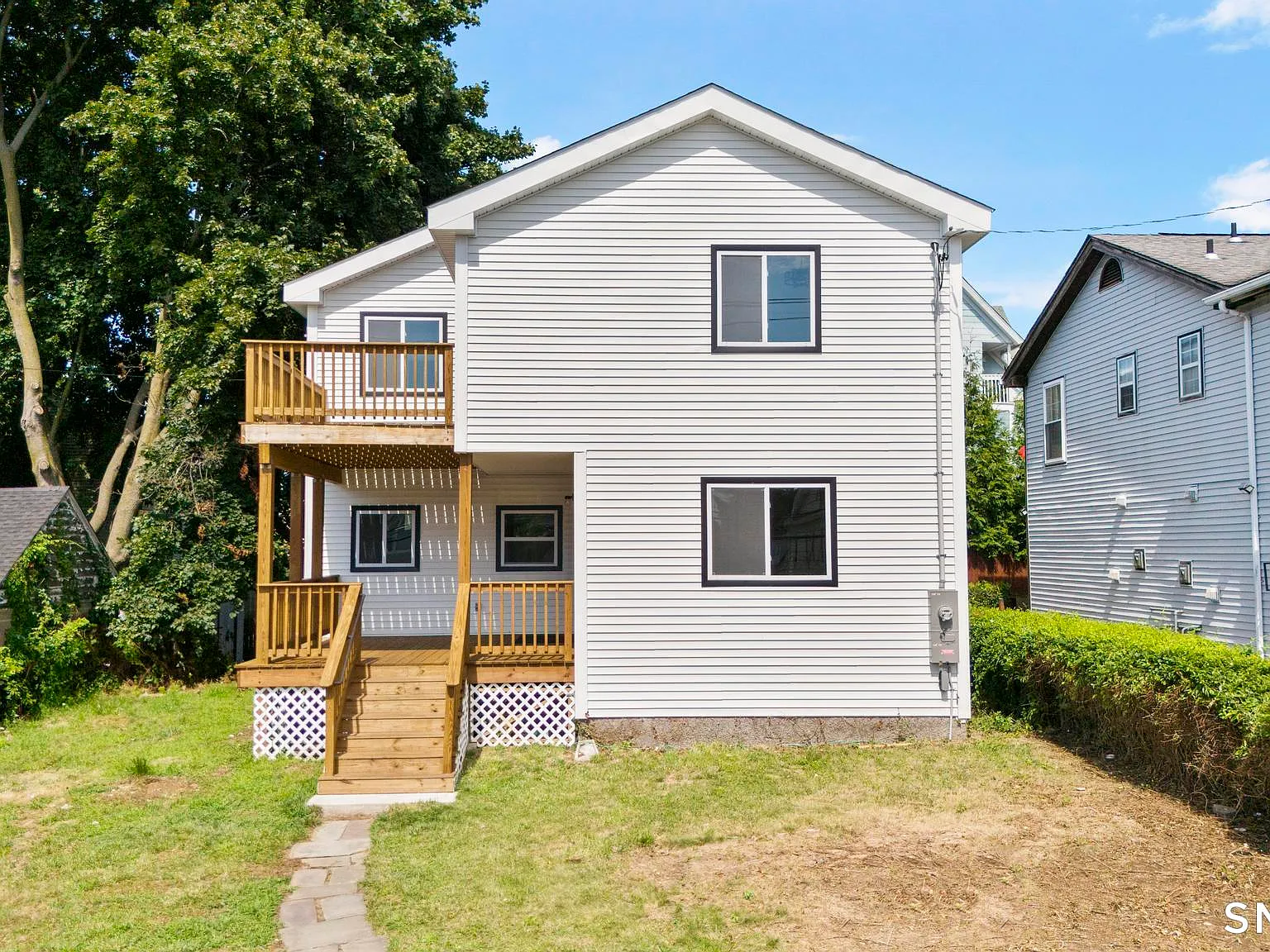 3 bed, 2.5 bath, 1885 sqft, $3,995 — Photo 1