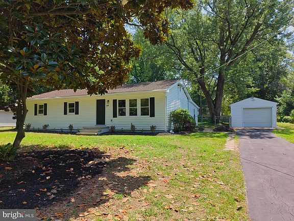 2nd image of 111 Utah Rd