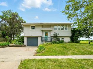 109 Dorothy Ln, Lone Tree, IA 52755
