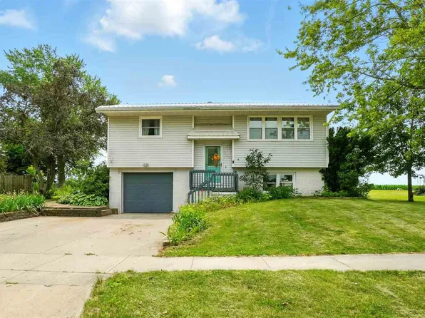 109 Dorothy Ln, Lone Tree, IA 52755